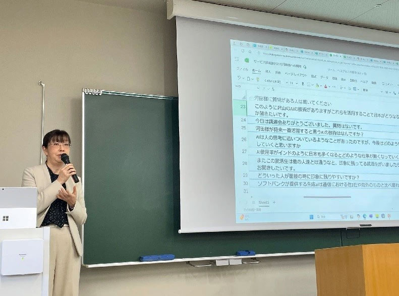 学生の質問に答える河田さん